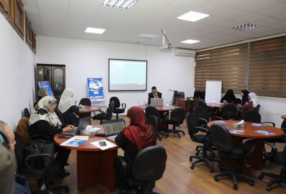 المركز العام للتدريب وتطوير التعليم ينظم حوارية علمية بمناسبة اليوم العالمي للرياضيات. 2 92 201a6843